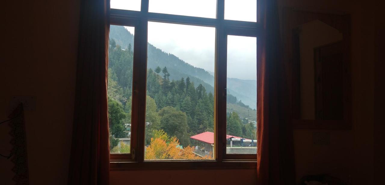 Rasta Cafe And Lodge Manāli Dış mekan fotoğraf
