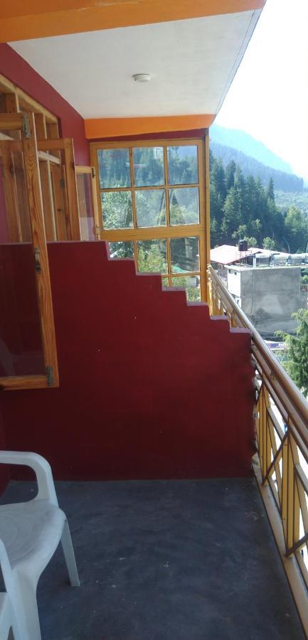 Rasta Cafe And Lodge Manāli Dış mekan fotoğraf