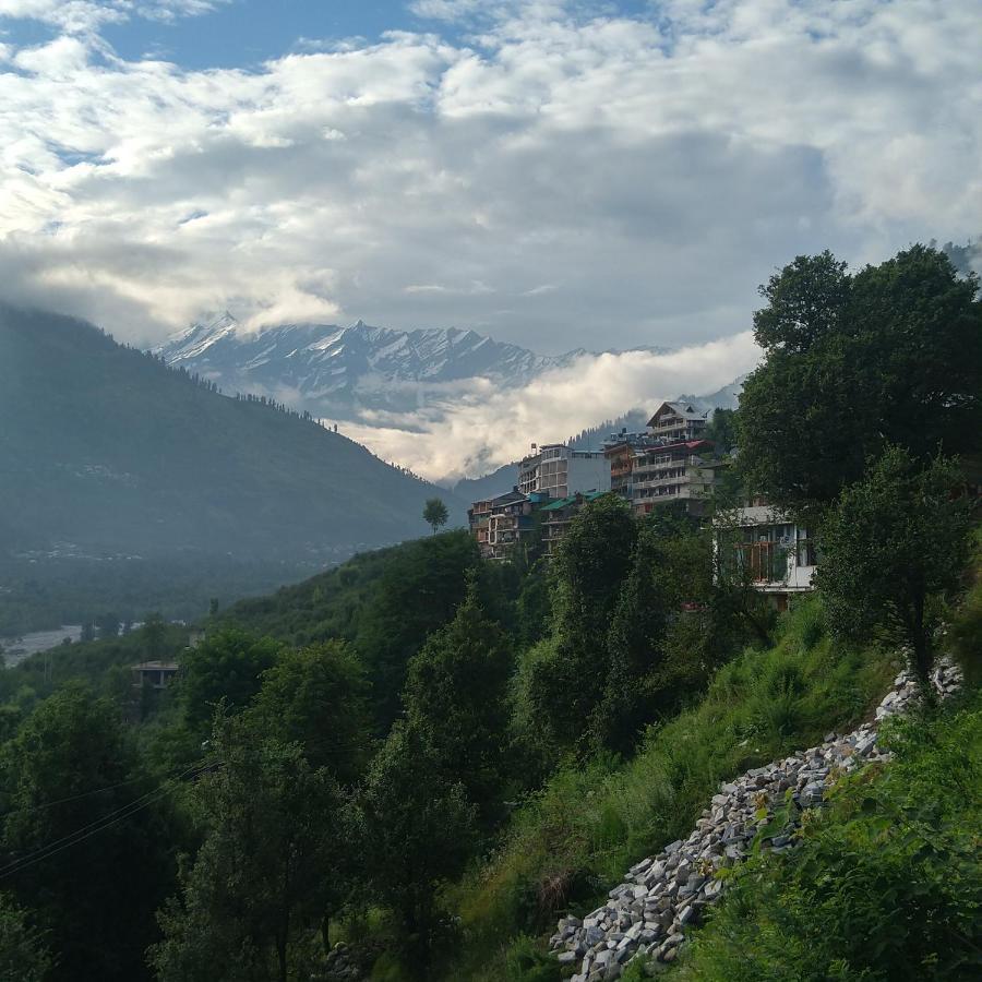 Rasta Cafe And Lodge Manāli Dış mekan fotoğraf