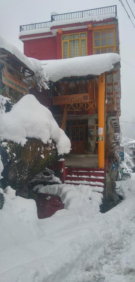 Rasta Cafe And Lodge Manāli Dış mekan fotoğraf