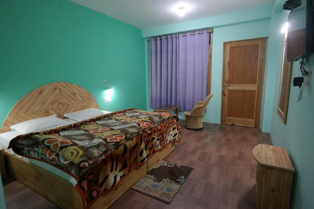 Rasta Cafe And Lodge Manāli Dış mekan fotoğraf