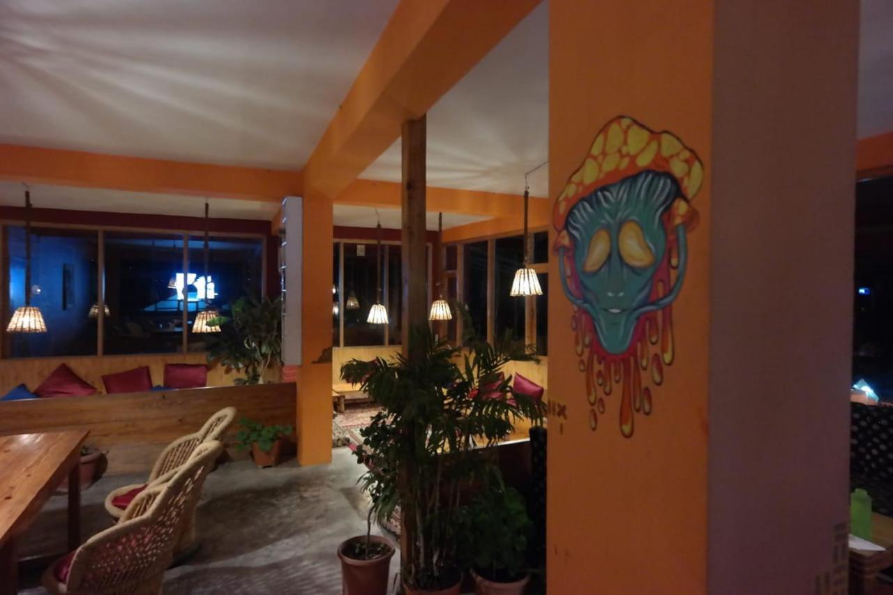 Rasta Cafe And Lodge Manāli Dış mekan fotoğraf