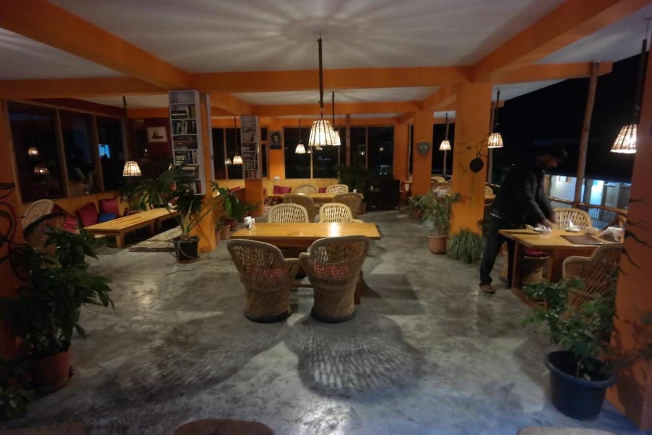 Rasta Cafe And Lodge Manāli Dış mekan fotoğraf